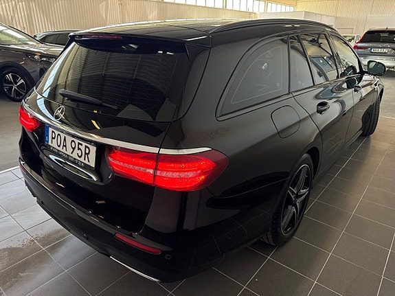 Mercedes-Benz E200 5 of 5