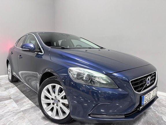 Volvo V40 2 of 5
