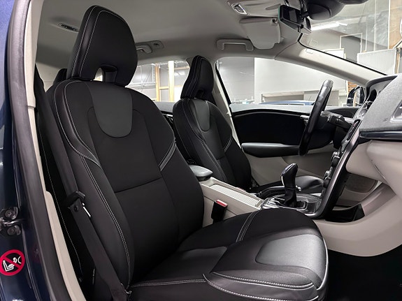 Volvo V40 23 of 26
