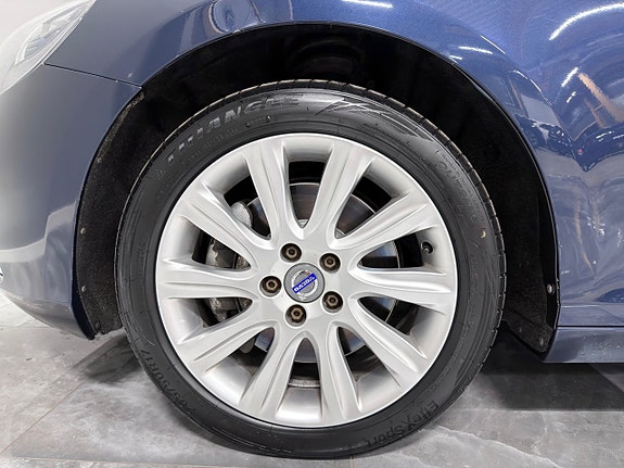Volvo V40 11 of 26