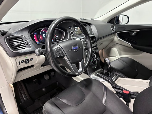 Volvo V40 14 of 26