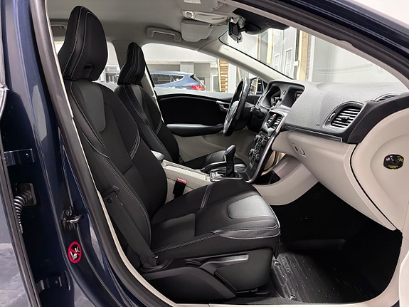 Volvo V40 24 of 26