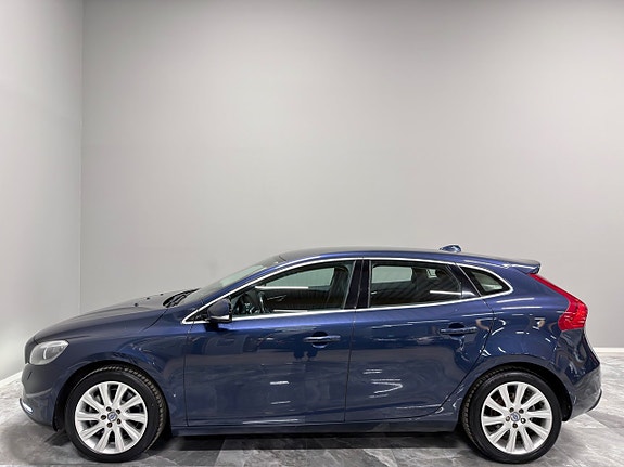 Volvo V40 4 of 5