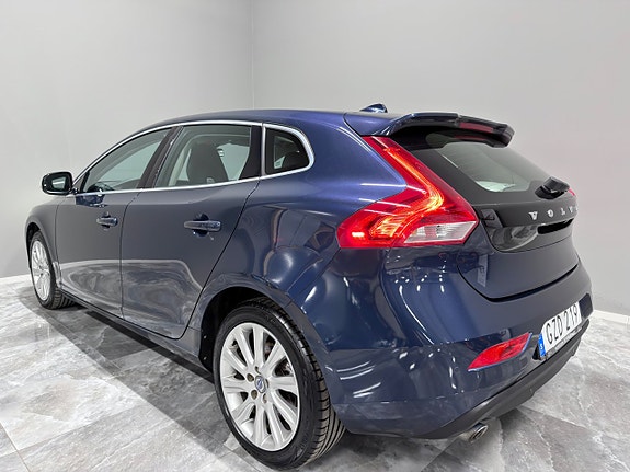 Volvo V40 5 of 5
