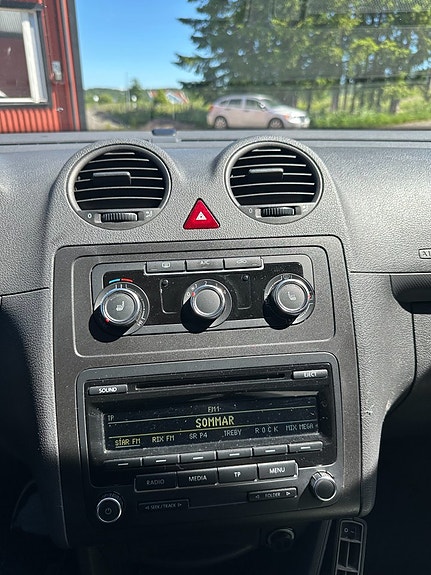 Volkswagen Caddy 4 of 5