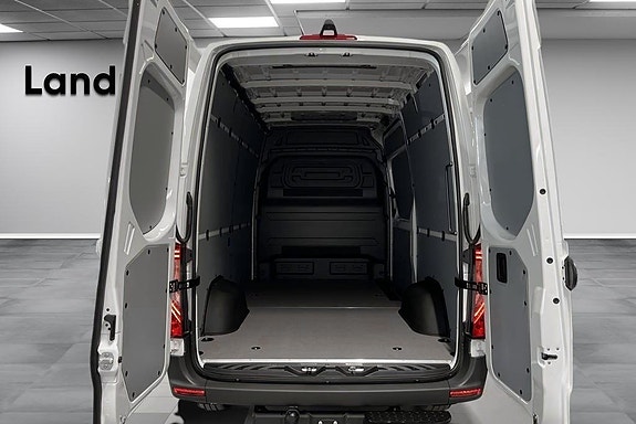 Mercedes-Benz eSprinter 314 9 of 14