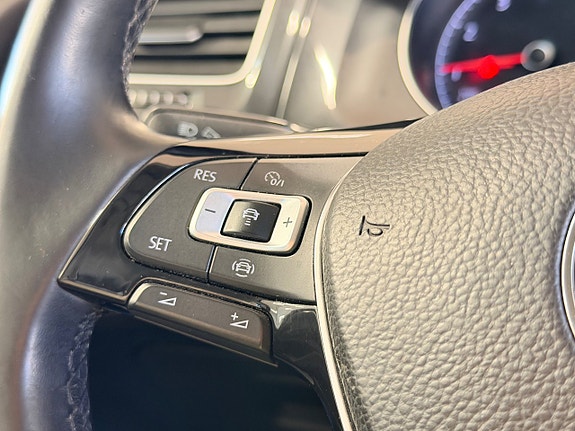 Volkswagen Golf VII 18 of 18