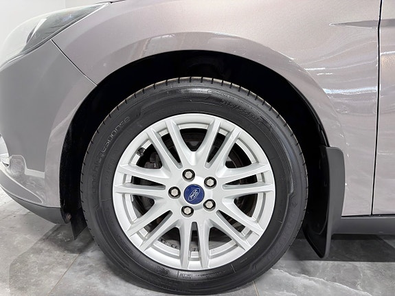 Ford Focus 12 of 24