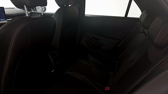 Volkswagen T-Roc 11 of 13