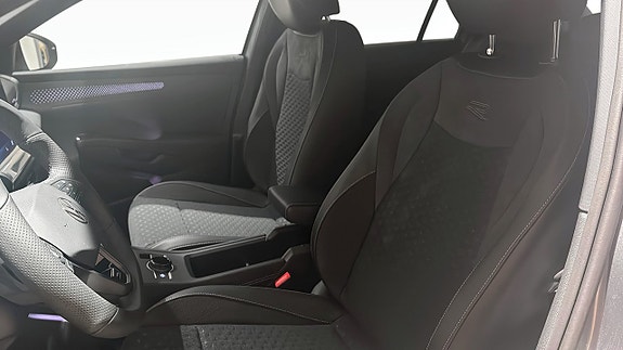 Volkswagen T-Roc 8 of 13