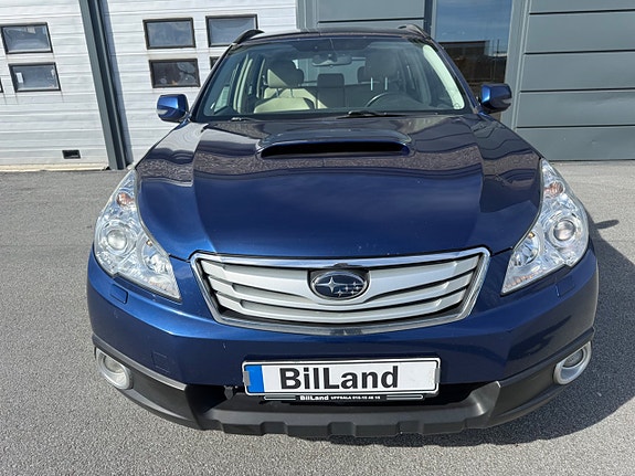 Subaru Outback 2 of 5