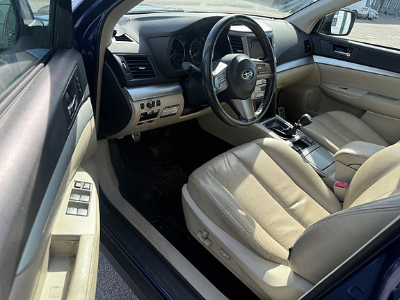 Subaru Outback 7 of 11