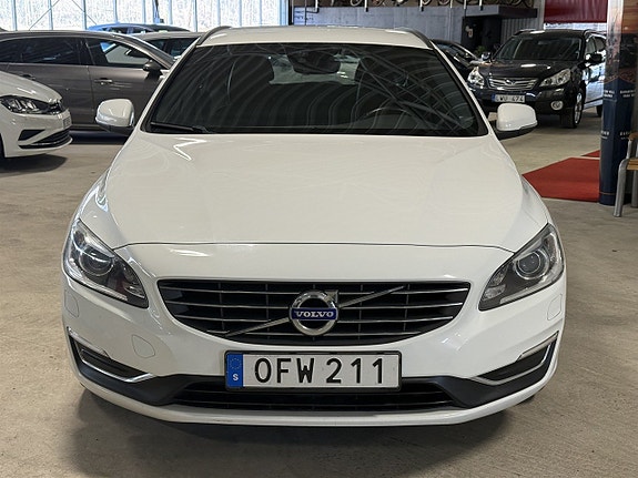 Volvo V60 2 of 10