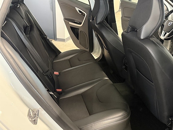 Volvo V60 7 of 10
