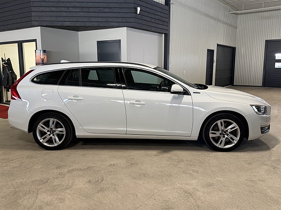 Volvo V60 3 of 10