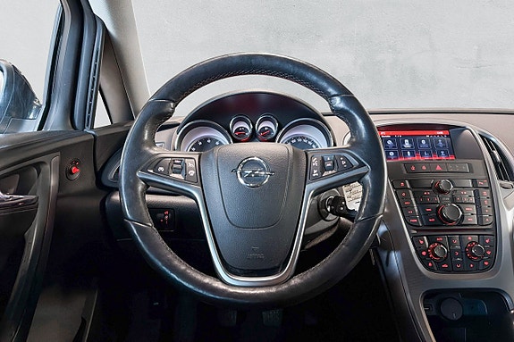Opel Astra 12 of 17