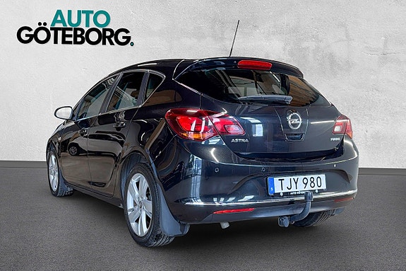 Opel Astra 4 of 5