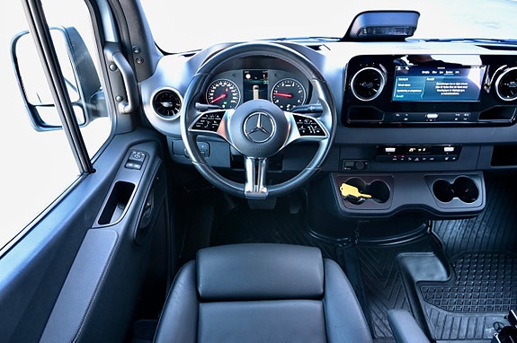 Mercedes-Benz Sprinter 319 15 of 19