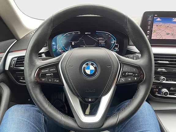 BMW 530e 19 of 30
