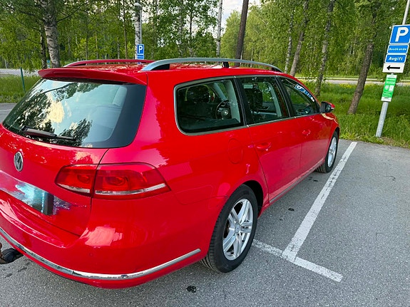Volkswagen Passat 2 of 5