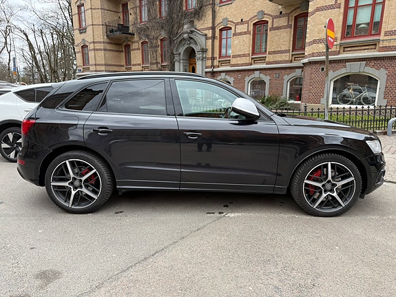 Audi SQ5 2 of 5