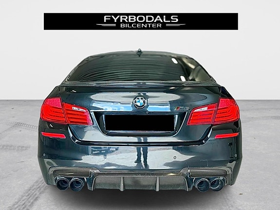 BMW M5 11 of 30