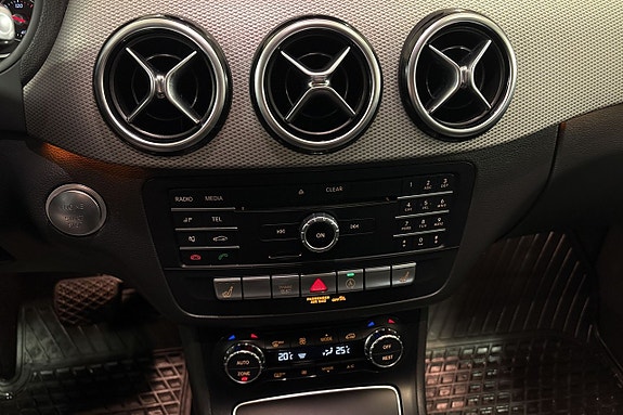 Mercedes-Benz B200 17 of 19