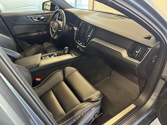 Volvo V60 17 of 26