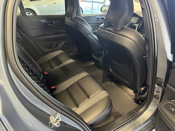 Volvo V60 18 of 26