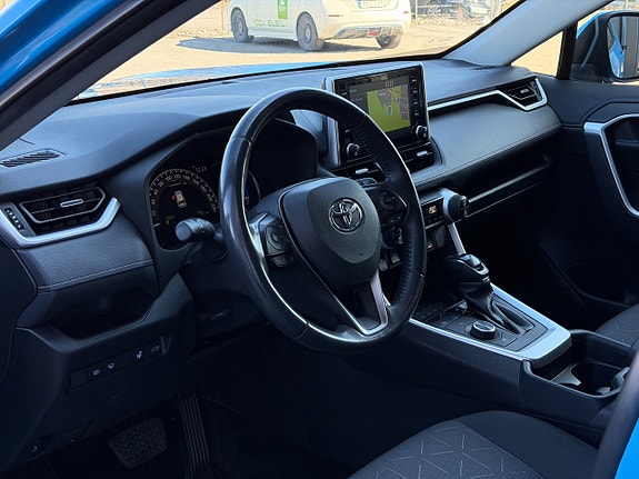 Toyota RAV4 11 of 19