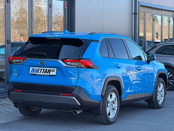 Toyota RAV4 9 of 19