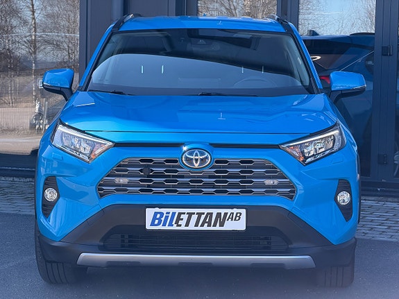 Toyota RAV4 3 of 19