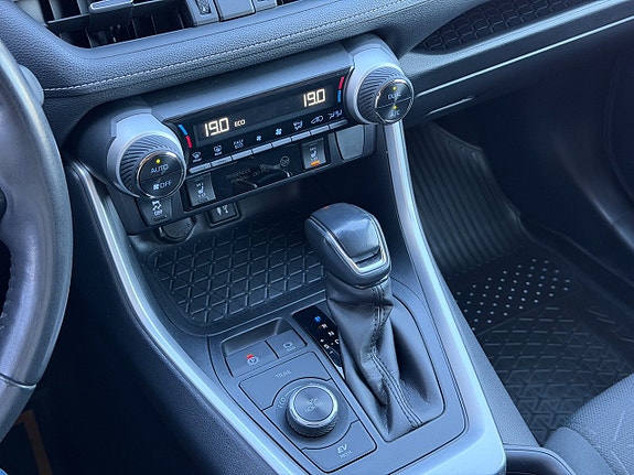 Toyota RAV4 16 of 19