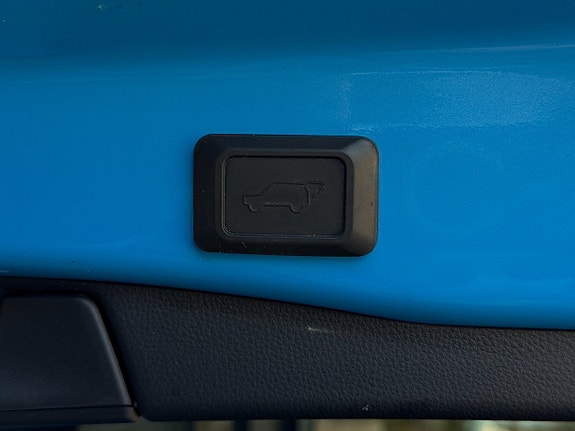 Toyota RAV4 8 of 19