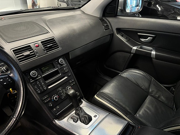 Volvo XC90 18 of 26