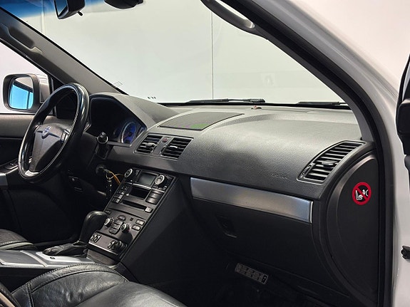 Volvo XC90 24 of 26