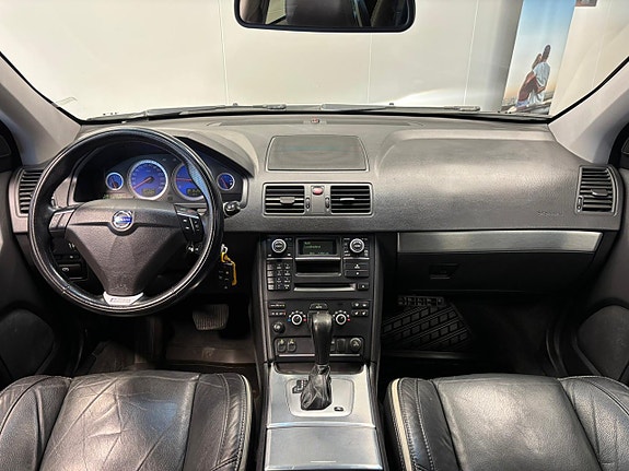 Volvo XC90 15 of 26