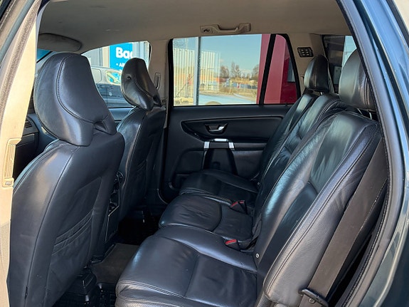 Volvo XC90 8 of 9