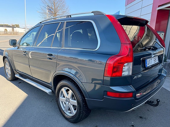 Volvo XC90 3 of 9