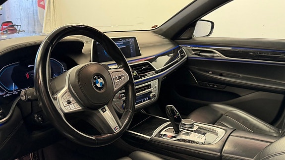BMW 745e 18 of 23