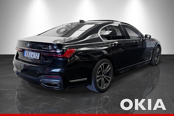 BMW 745e 4 of 5