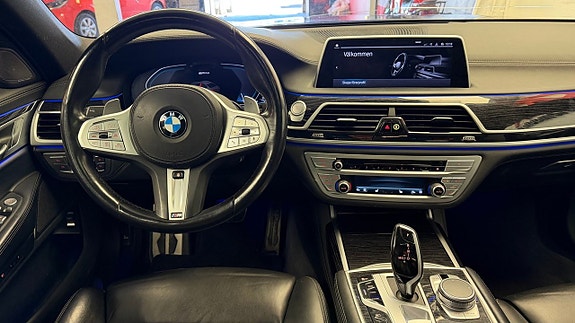 BMW 745e 12 of 23