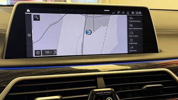 BMW 745e 19 of 23