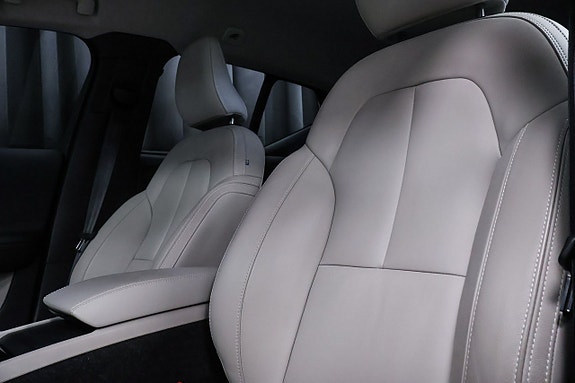 Volvo XC40 11 of 30