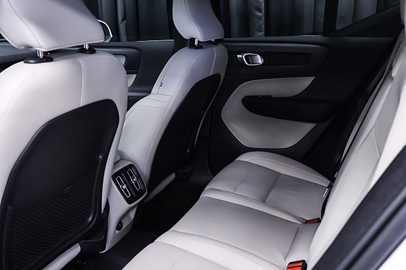 Volvo XC40 23 of 30