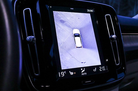 Volvo XC40 30 of 30