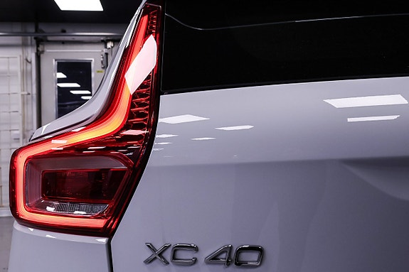Volvo XC40 8 of 30