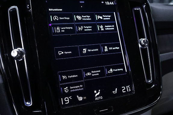Volvo XC40 18 of 30