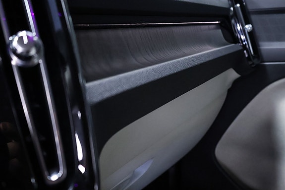 Volvo XC40 19 of 30