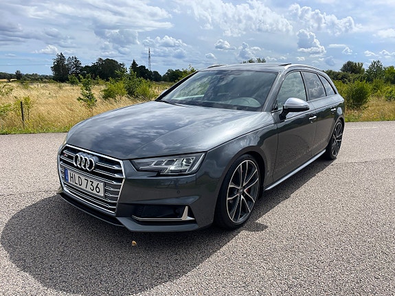 Audi S4 8 of 26
